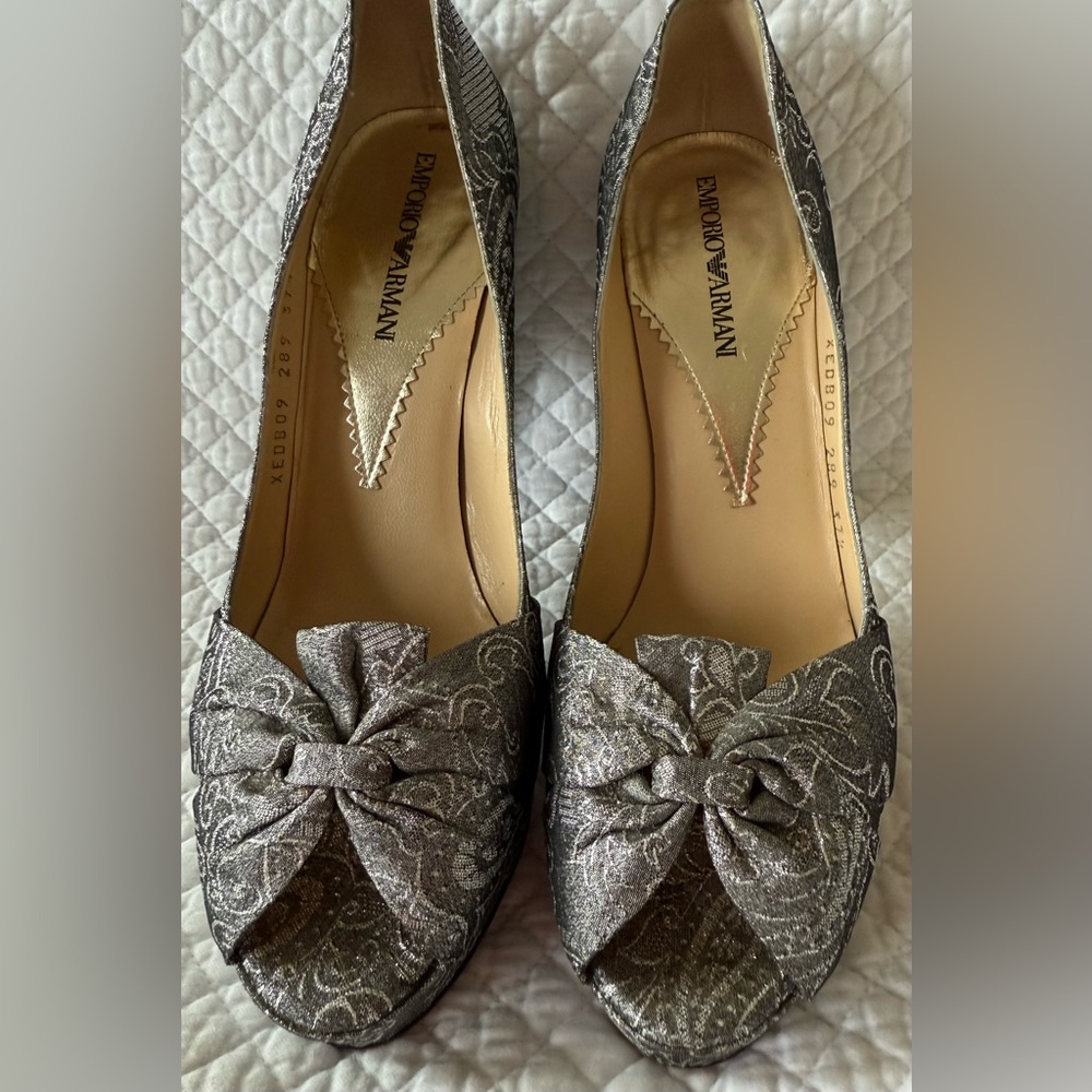 Emporio Armani Metallic Jacquard Bow Platform Heels – EU 37.5 (US 7.5)